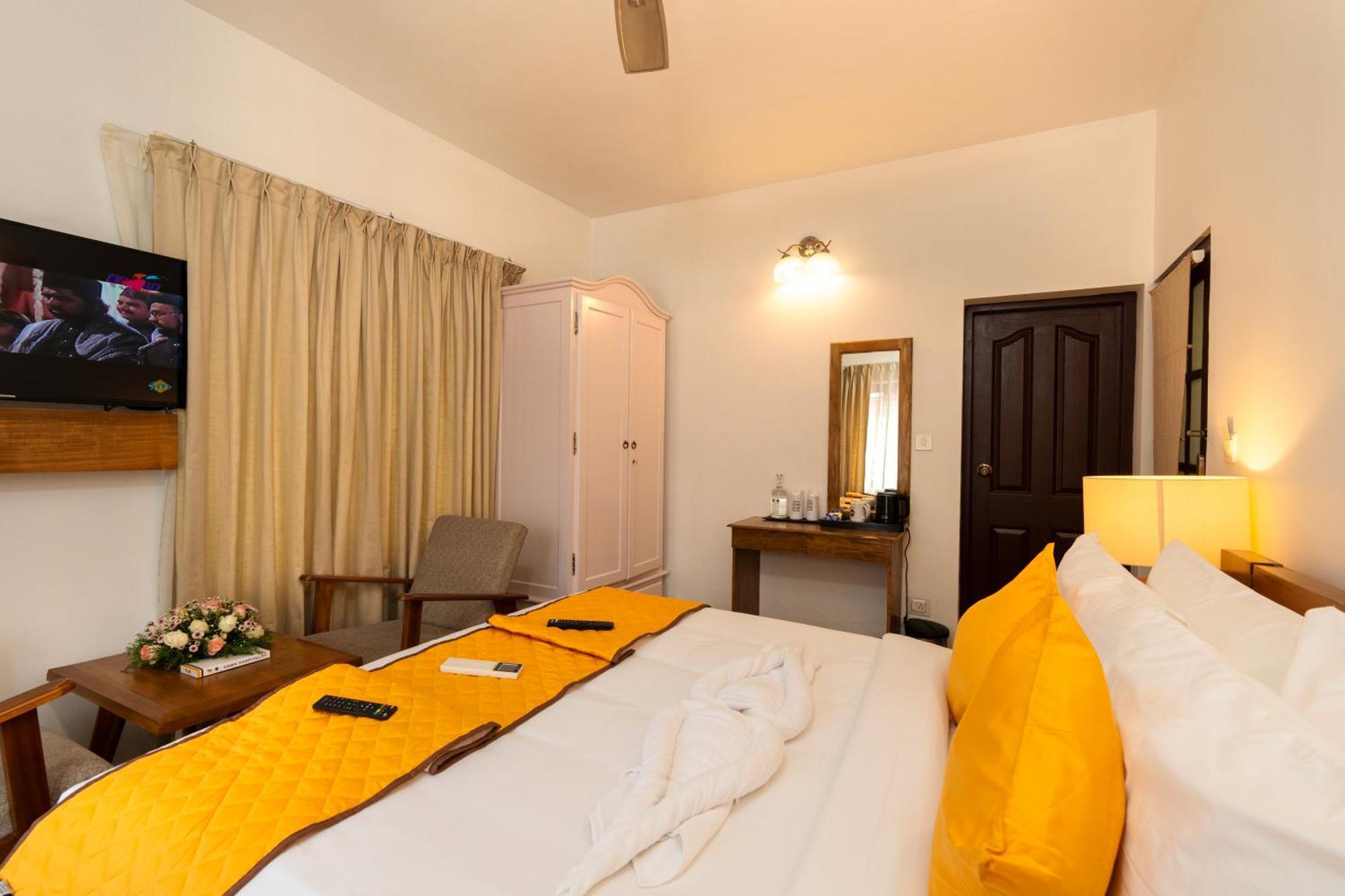 Solo Inn By Hawk Hospitality Kochi Exterior foto