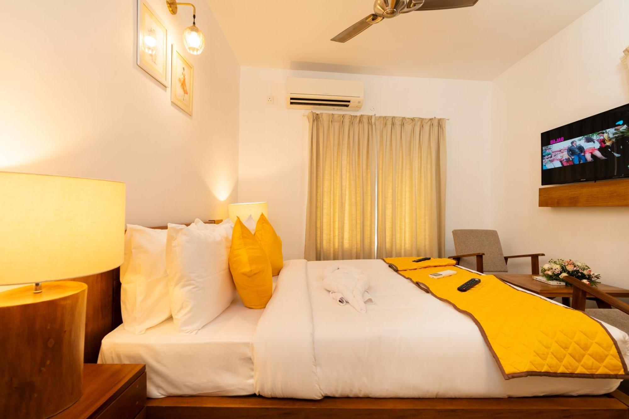 Solo Inn By Hawk Hospitality Kochi Exterior foto