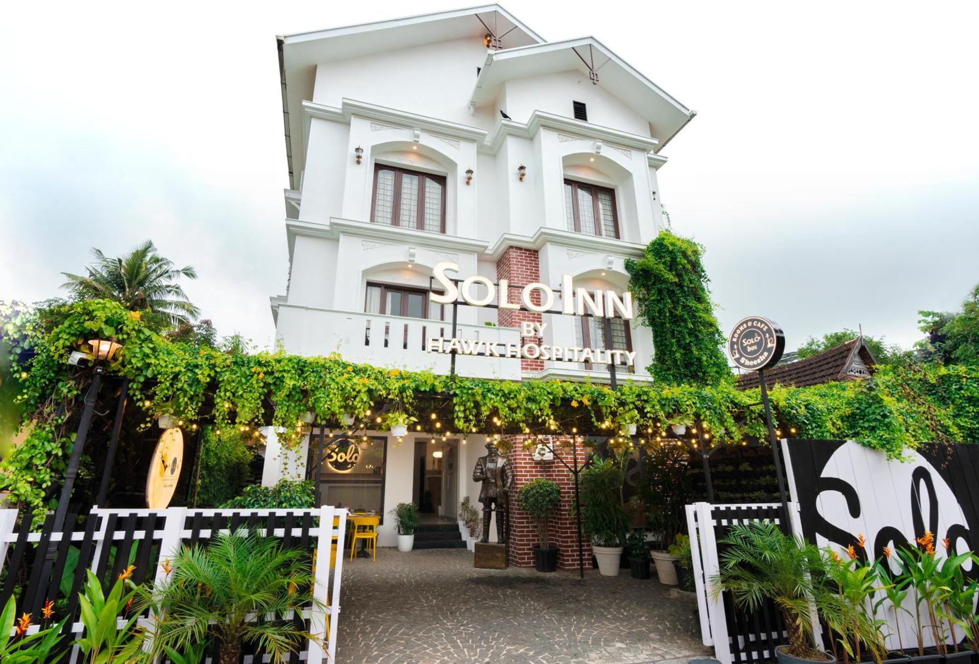 Solo Inn By Hawk Hospitality Kochi Exterior foto