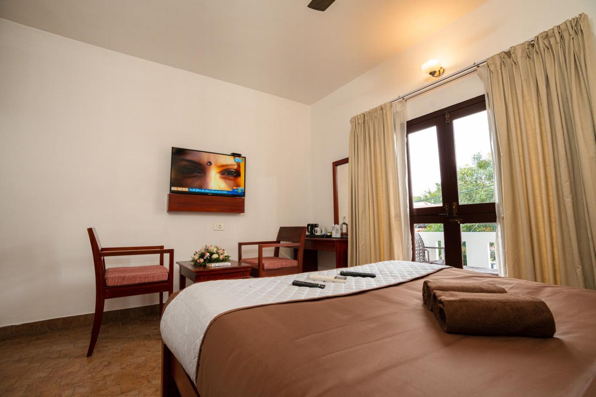 Solo Inn By Hawk Hospitality Kochi Exterior foto