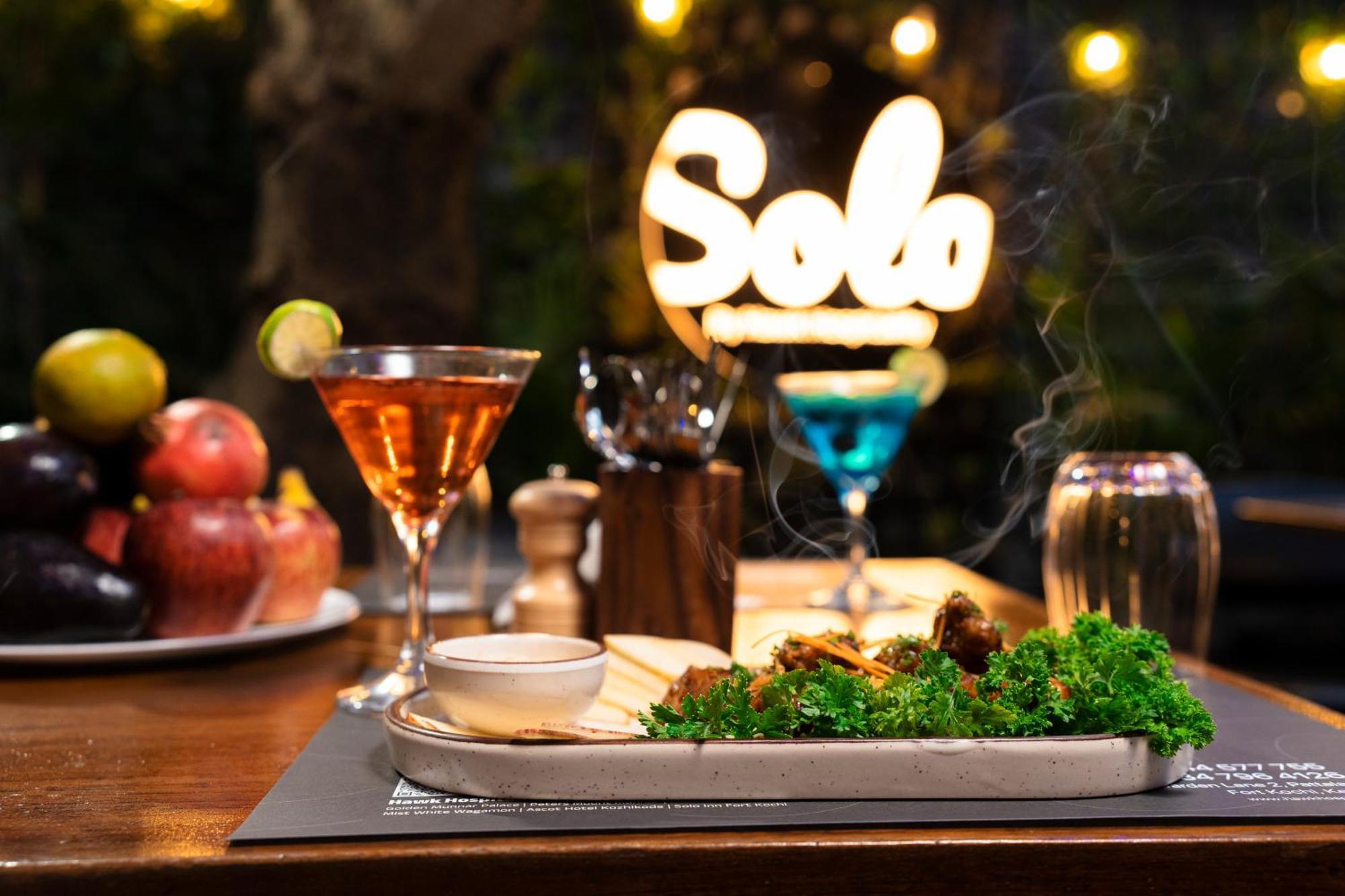 Solo Inn By Hawk Hospitality Kochi Exterior foto